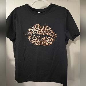SHEIN Black Tee with Leopard Print Lip Graphic